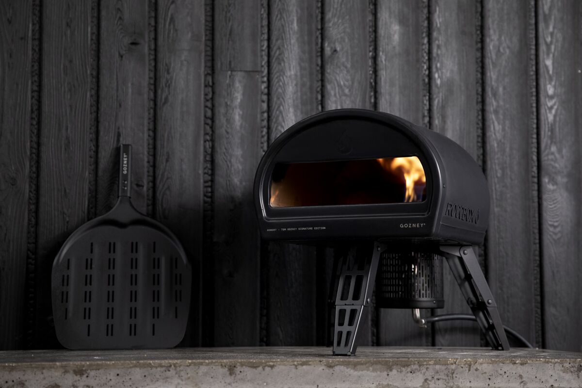 Gozney Roccbox Pizzaofen mit Abdeckhaube, Frontablage und Roccbox Pizzawender