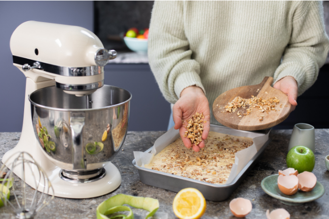 KitchenAid 4,8 L 5KSM185 Artisan Küchenmaschine Meatlover Metallfleischwolf 5KSMMGA Gr. 8